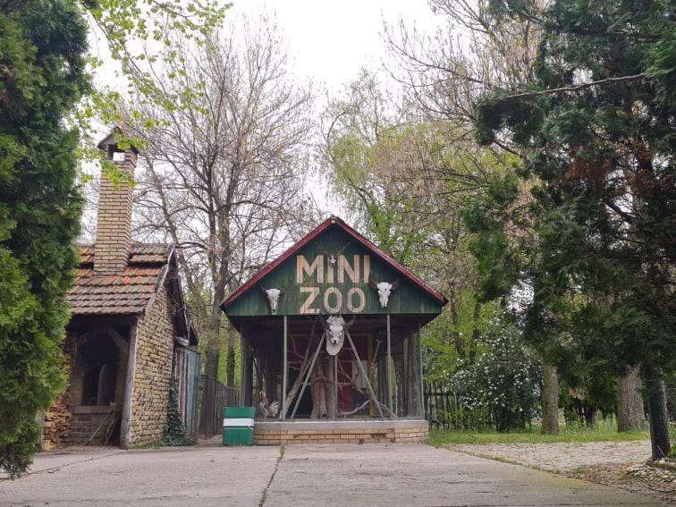 Fogado Hotell Palić Exteriör bild