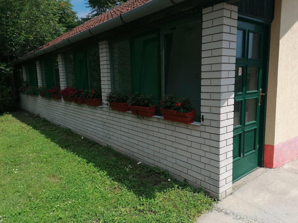 Fogado Hotell Palić Exteriör bild