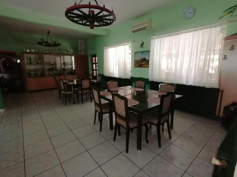 Fogado Hotell Palić Exteriör bild