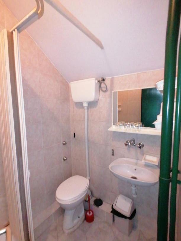Fogado Hotell Palić Exteriör bild