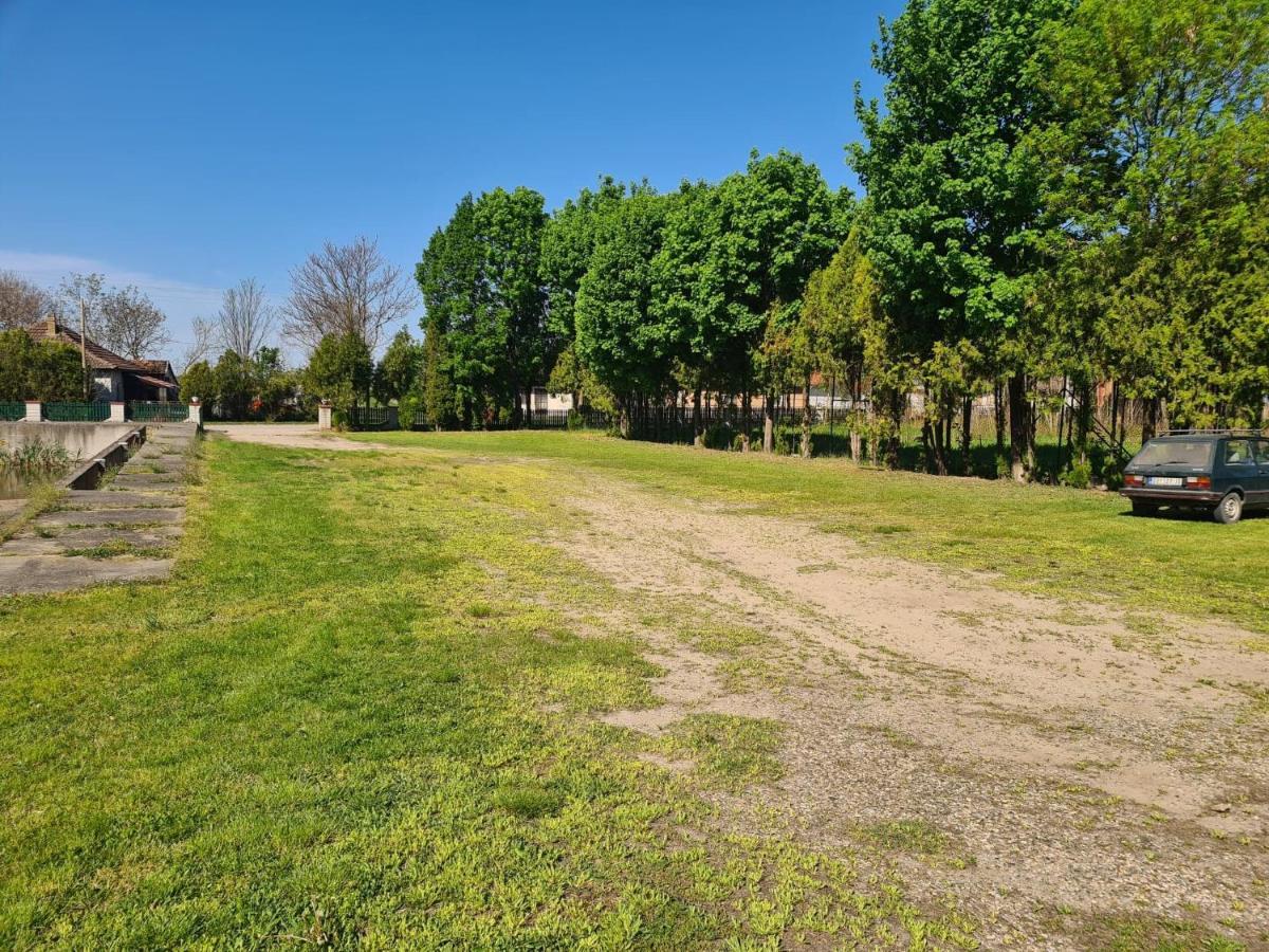 Fogado Hotell Palić Exteriör bild