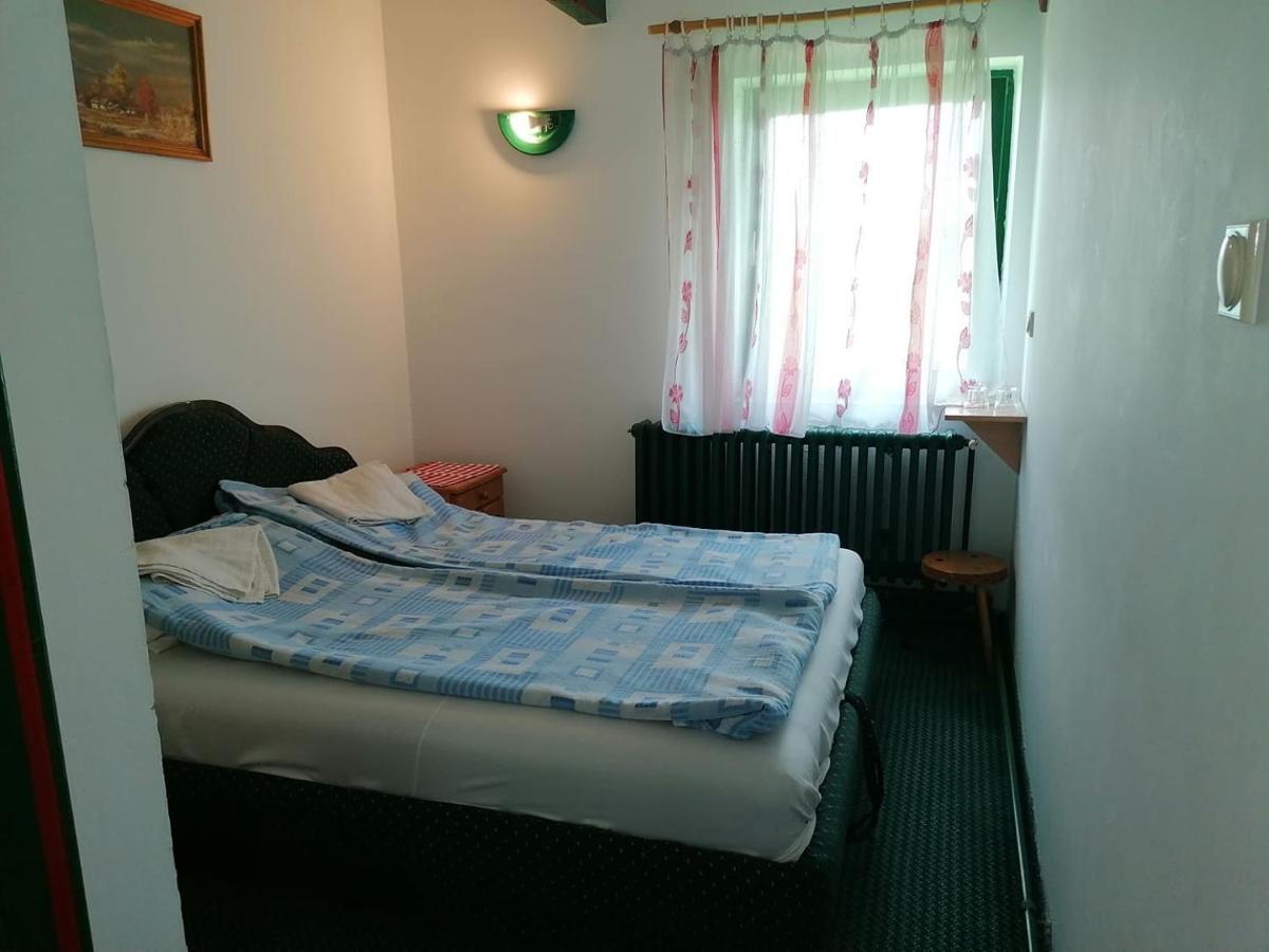 Fogado Hotell Palić Exteriör bild