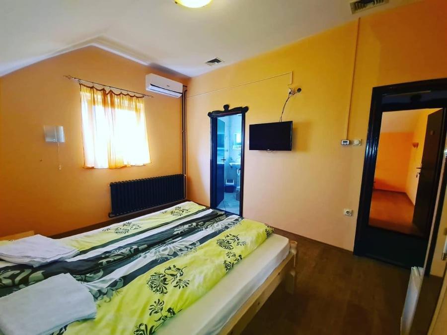 Fogado Hotell Palić Exteriör bild
